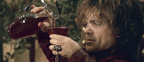 ♦ Poderes dos Mênades de Dionísio Game-of-Thrones-Tyrion-Pour-Wine